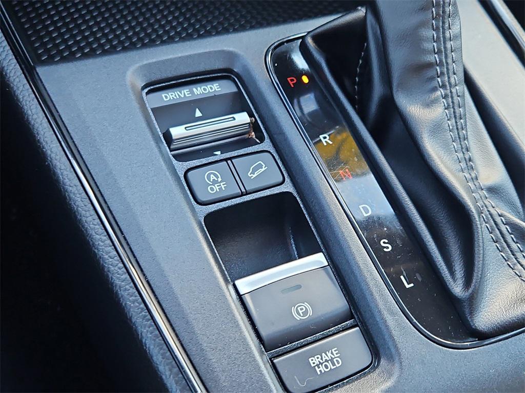 used 2025 Honda CR-V car, priced at $31,066