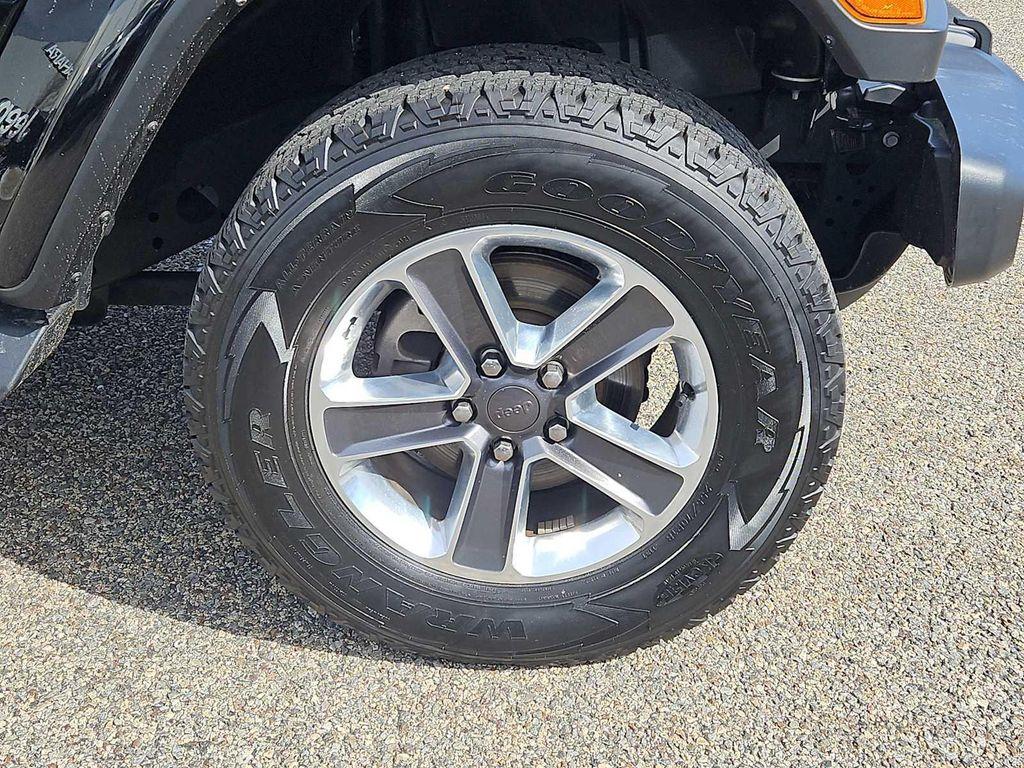 used 2022 Jeep Wrangler Unlimited car, priced at $33,595