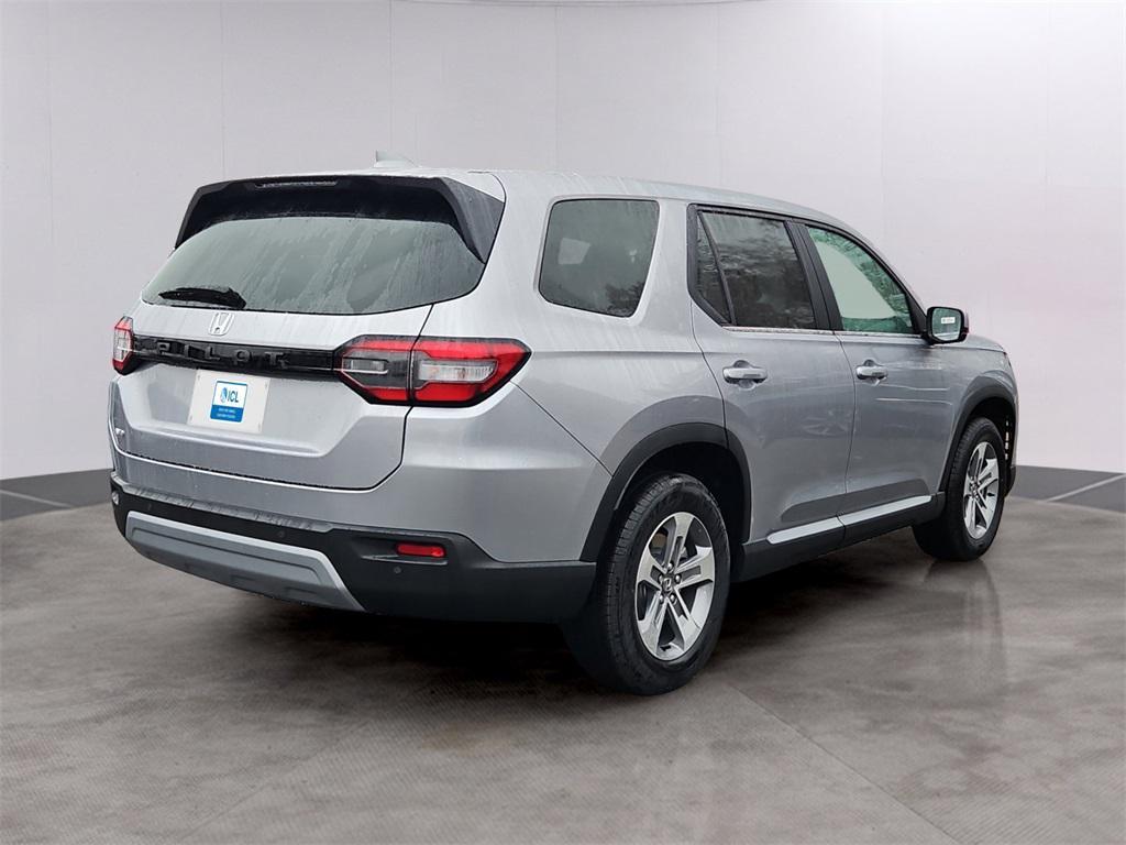 new 2025 Honda Pilot car, priced at $47,095
