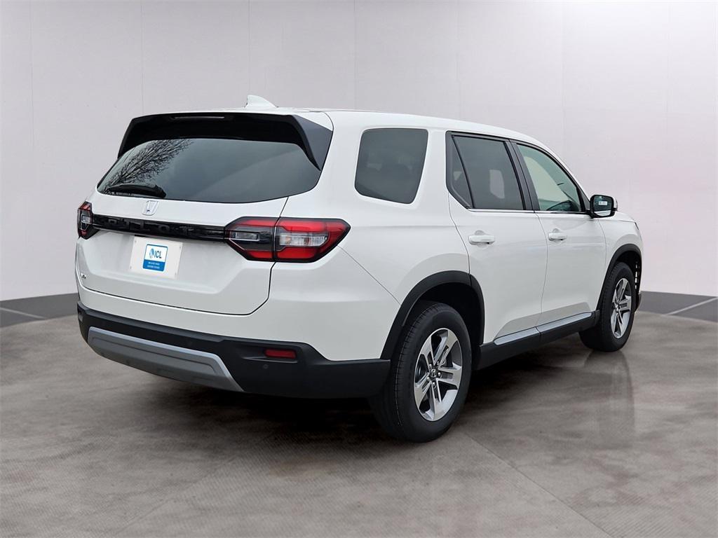 new 2025 Honda Pilot car, priced at $47,550