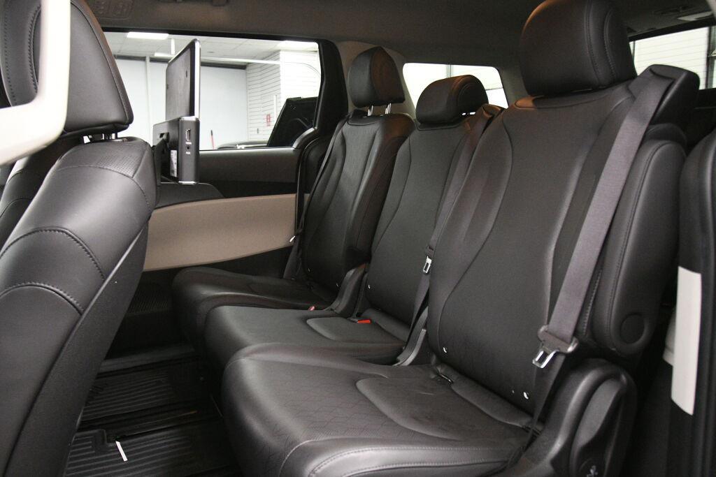 used 2022 Kia Carnival car, priced at $24,491