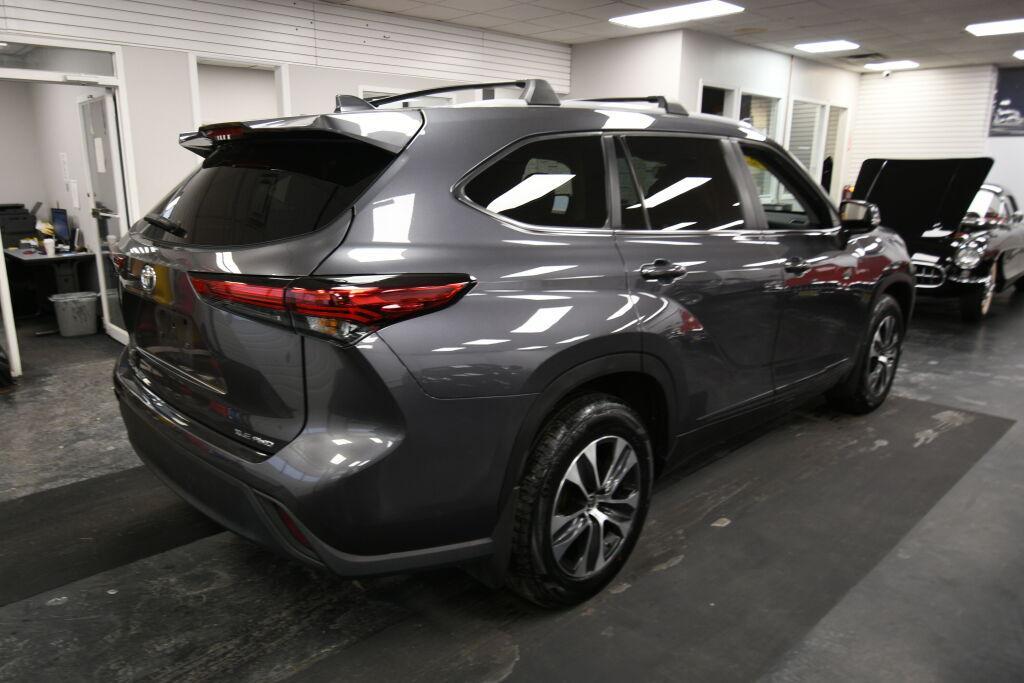 used 2023 Toyota Highlander car, priced at $35,995