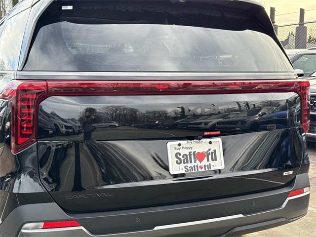 new 2026 Kia Carnival Hybrid car, priced at $52,915