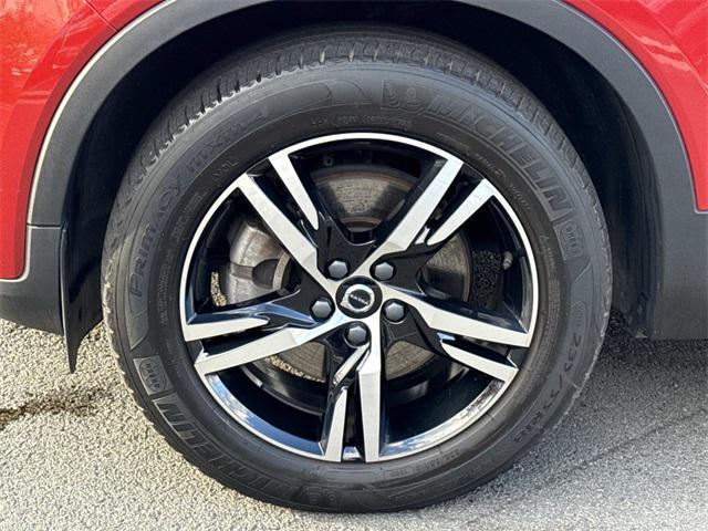 used 2023 Volvo XC40 car, priced at $18,494