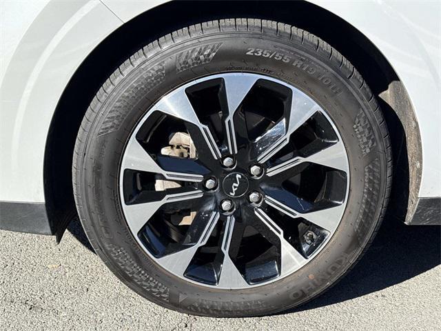 used 2023 Kia Carnival car, priced at $30,000