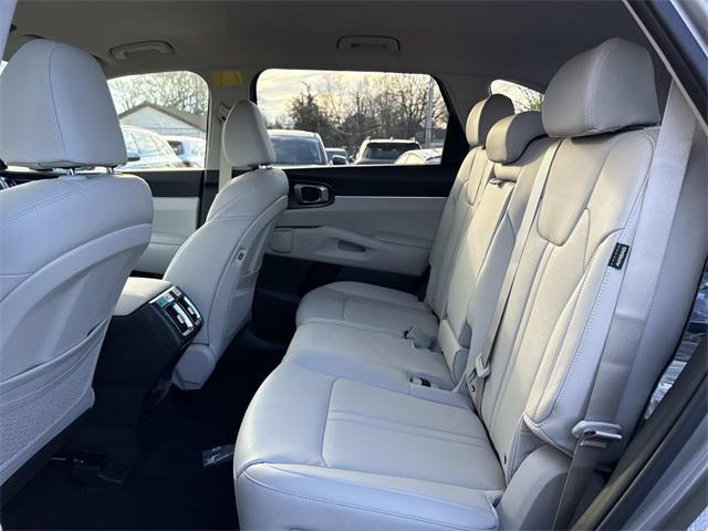 new 2026 Kia Sorento Hybrid car, priced at $38,798