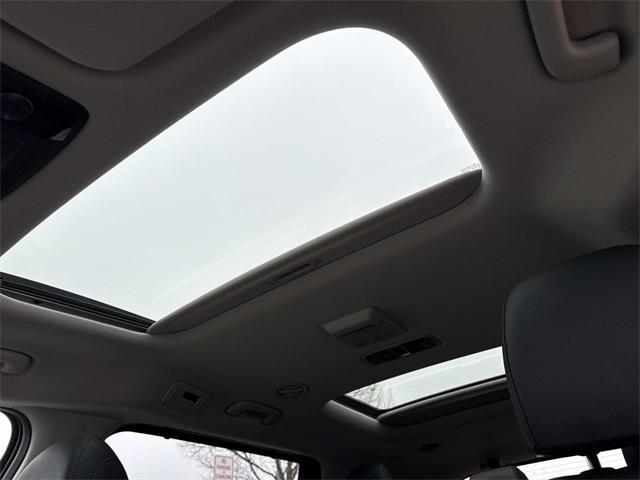 used 2024 Kia Carnival car, priced at $39,499