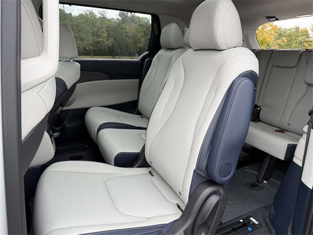 new 2026 Kia Carnival Hybrid car, priced at $51,230