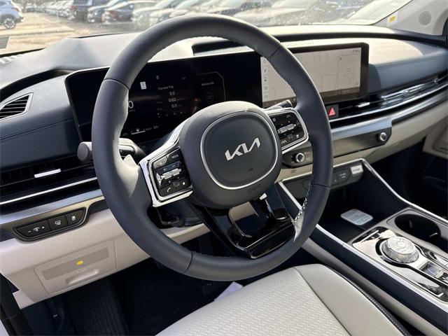 new 2026 Kia Carnival Hybrid car, priced at $52,625