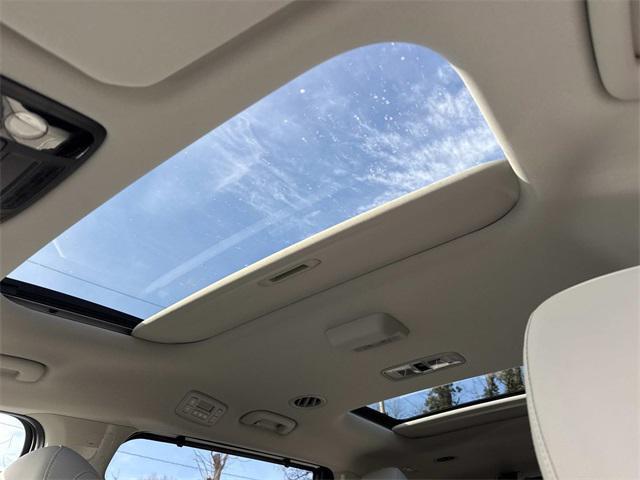 new 2026 Kia Carnival Hybrid car, priced at $52,625