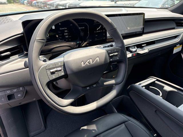 new 2026 Kia EV9 car, priced at $72,518
