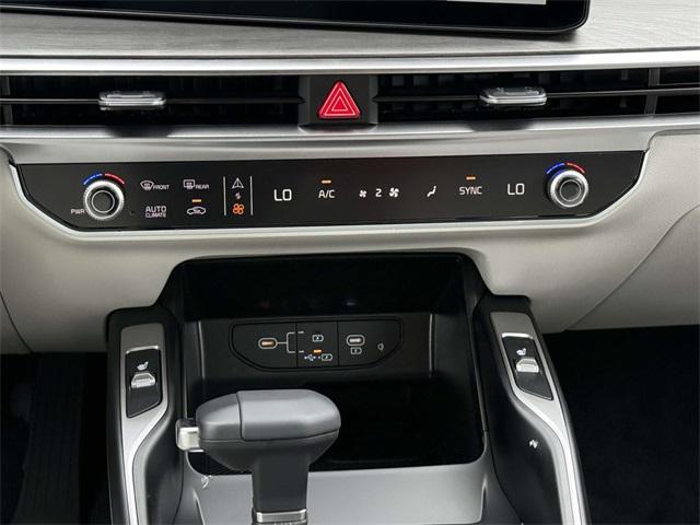 new 2026 Kia Sorento car, priced at $42,085