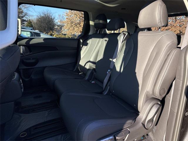 new 2026 Kia Carnival Hybrid car, priced at $52,155