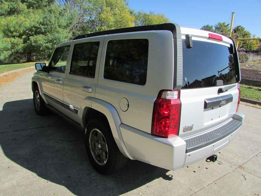 used 2008 Jeep Commander car, priced at $5,500