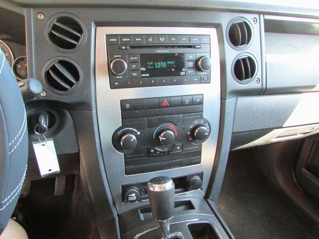 used 2008 Jeep Commander car, priced at $5,500