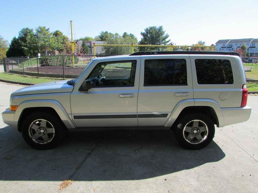 used 2008 Jeep Commander car, priced at $5,500
