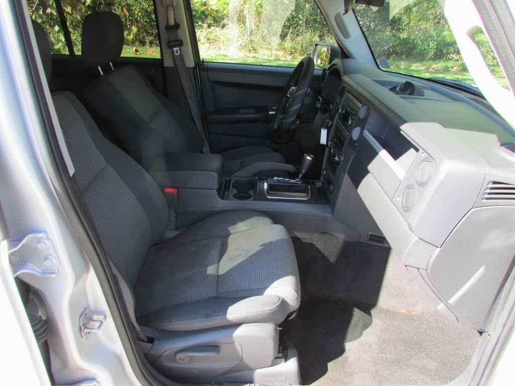 used 2008 Jeep Commander car, priced at $5,500