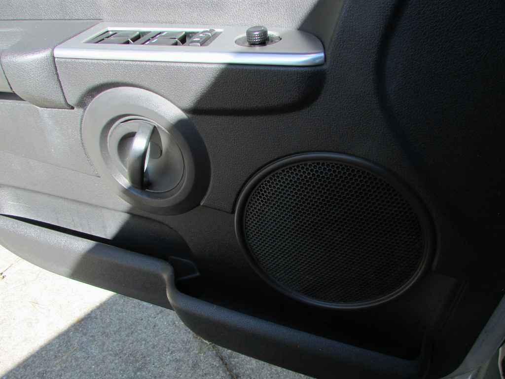 used 2008 Jeep Commander car, priced at $5,500