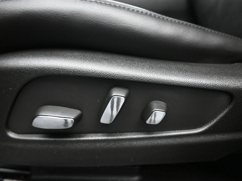 used 2017 Cadillac XT5 car, priced at $19,999