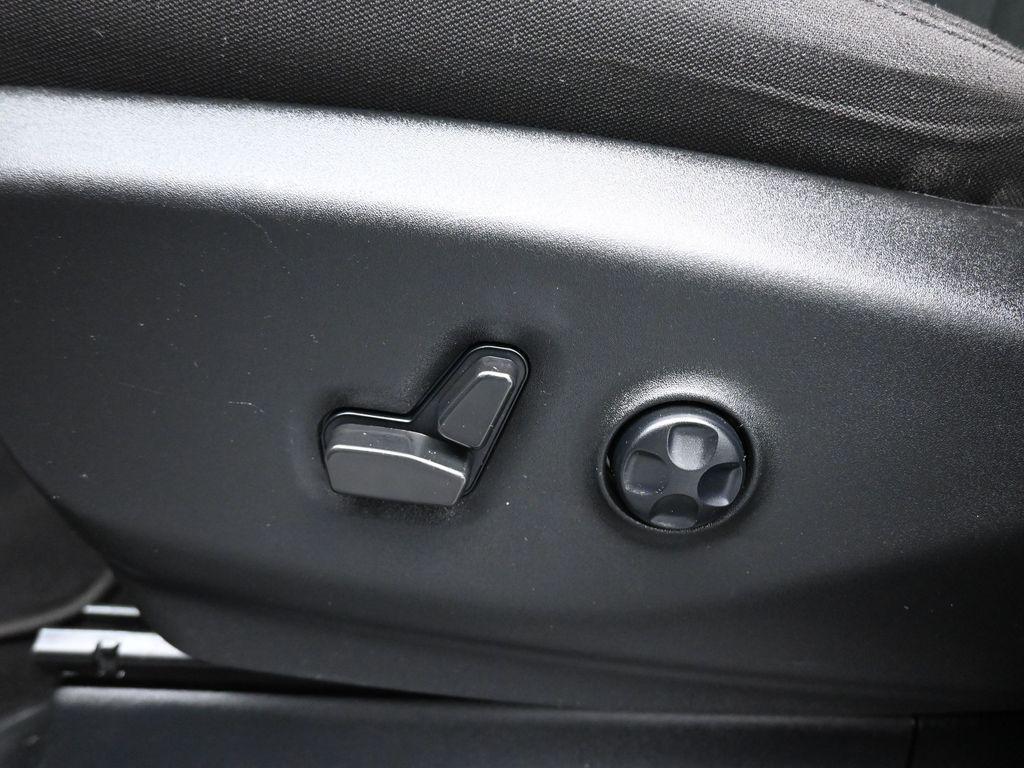 used 2024 Chrysler Pacifica car, priced at $30,999