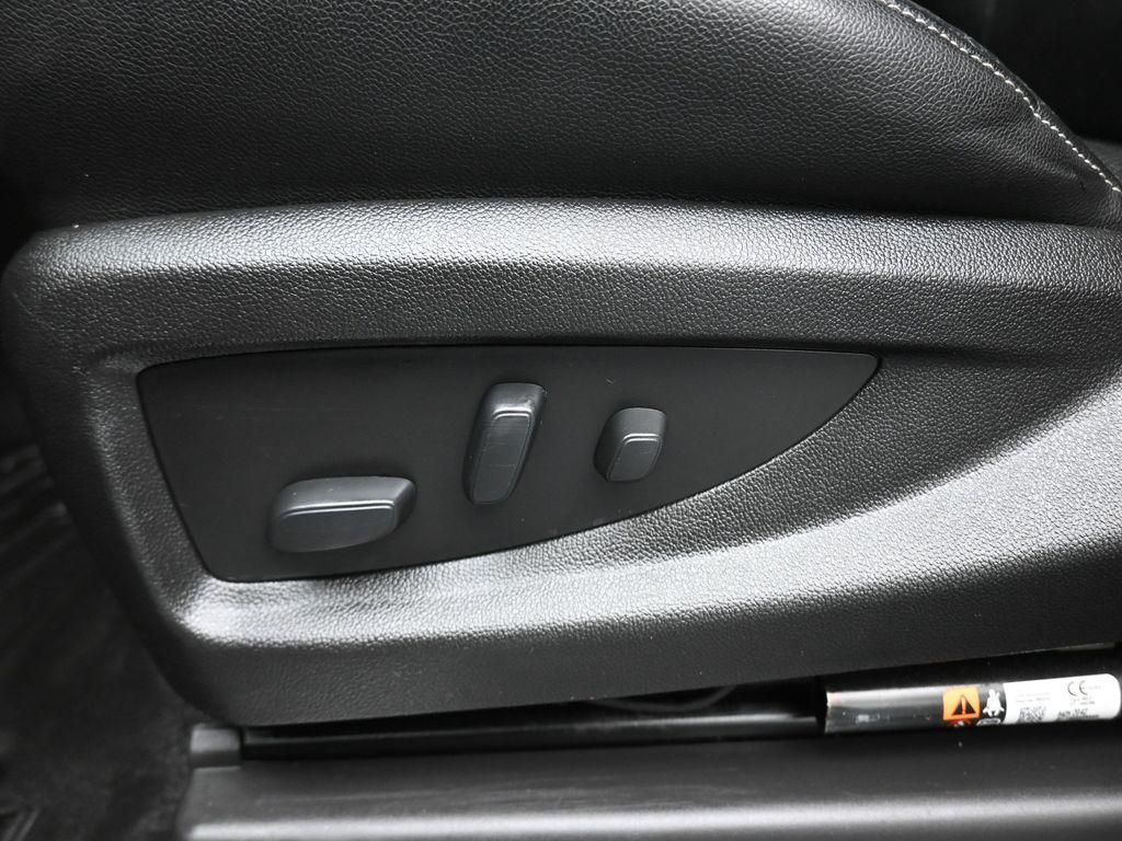 used 2020 GMC Yukon XL car, priced at $29,488