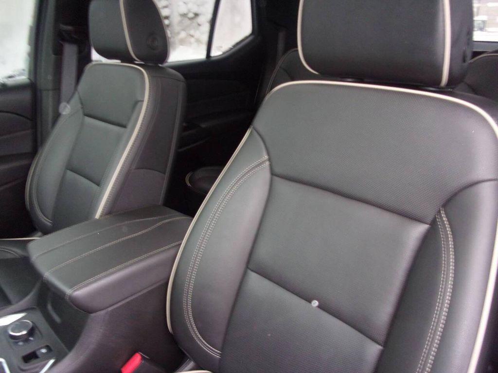 used 2023 Chevrolet Traverse car, priced at $33,999