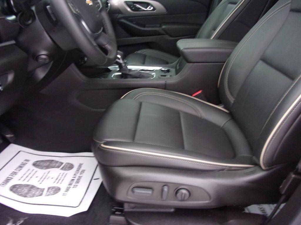used 2023 Chevrolet Traverse car, priced at $33,999