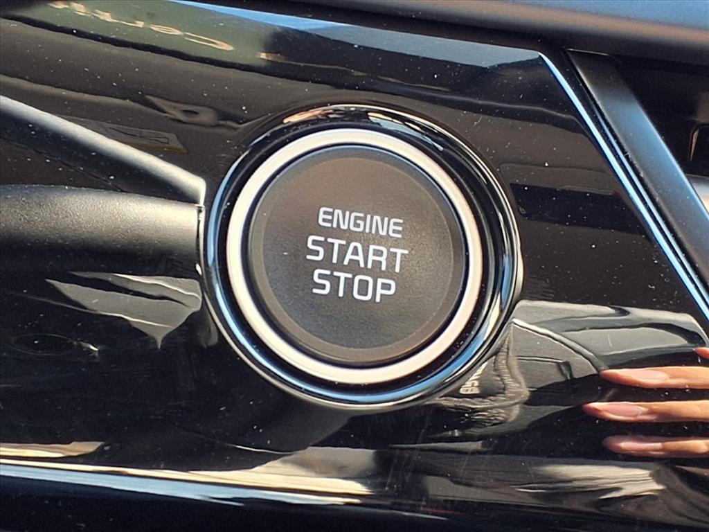 used 2025 Kia Seltos car, priced at $24,900