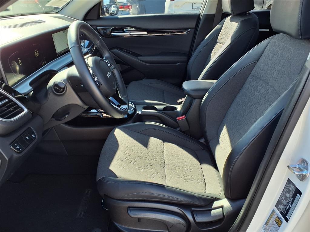 used 2025 Kia Seltos car, priced at $24,900