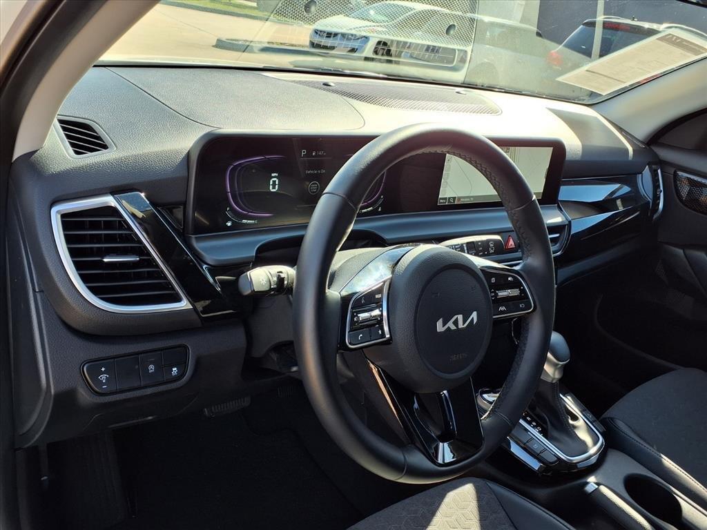used 2025 Kia Seltos car, priced at $24,900