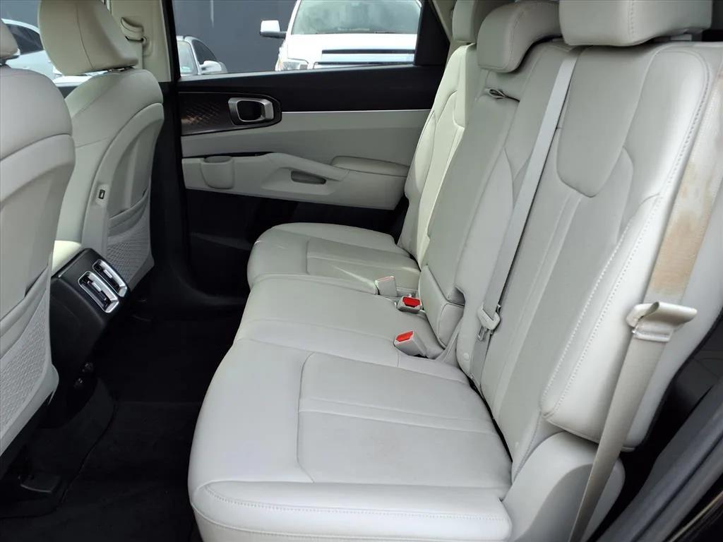 used 2023 Kia Sorento car, priced at $23,900