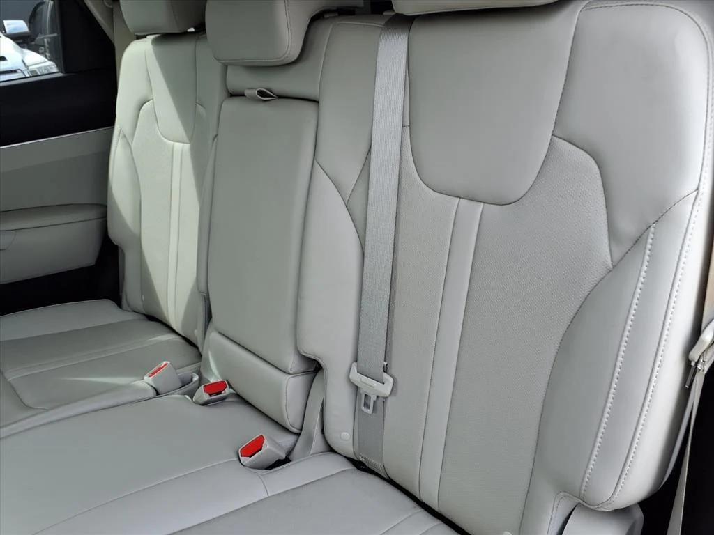 used 2023 Kia Sorento car, priced at $23,900