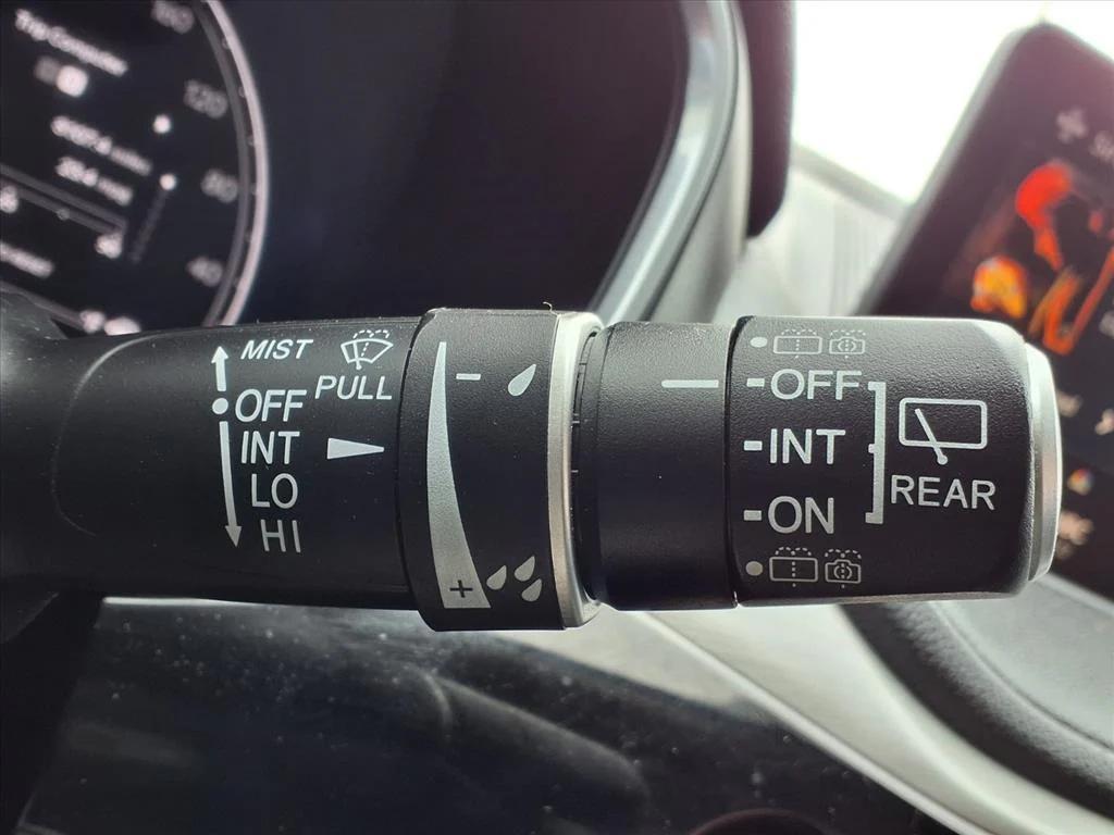 used 2023 Acura MDX car, priced at $30,900