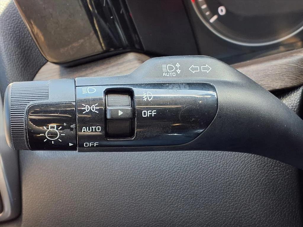 used 2023 Kia Sorento car, priced at $29,900