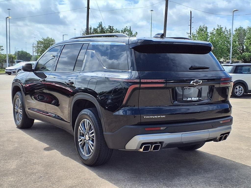 used 2025 Chevrolet Traverse car, priced at $35,400