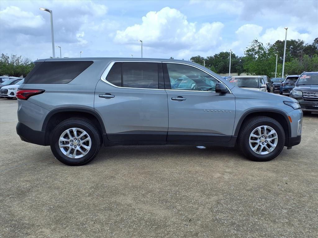 used 2023 Chevrolet Traverse car, priced at $21,800
