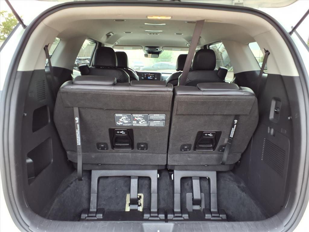 used 2024 Kia Carnival car, priced at $30,700