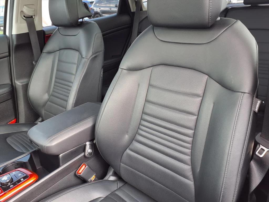 used 2025 Kia Sportage car, priced at $33,800