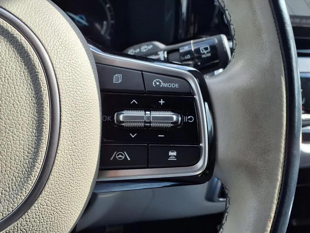 used 2022 Kia Sorento Plug-In Hybrid car, priced at $23,900