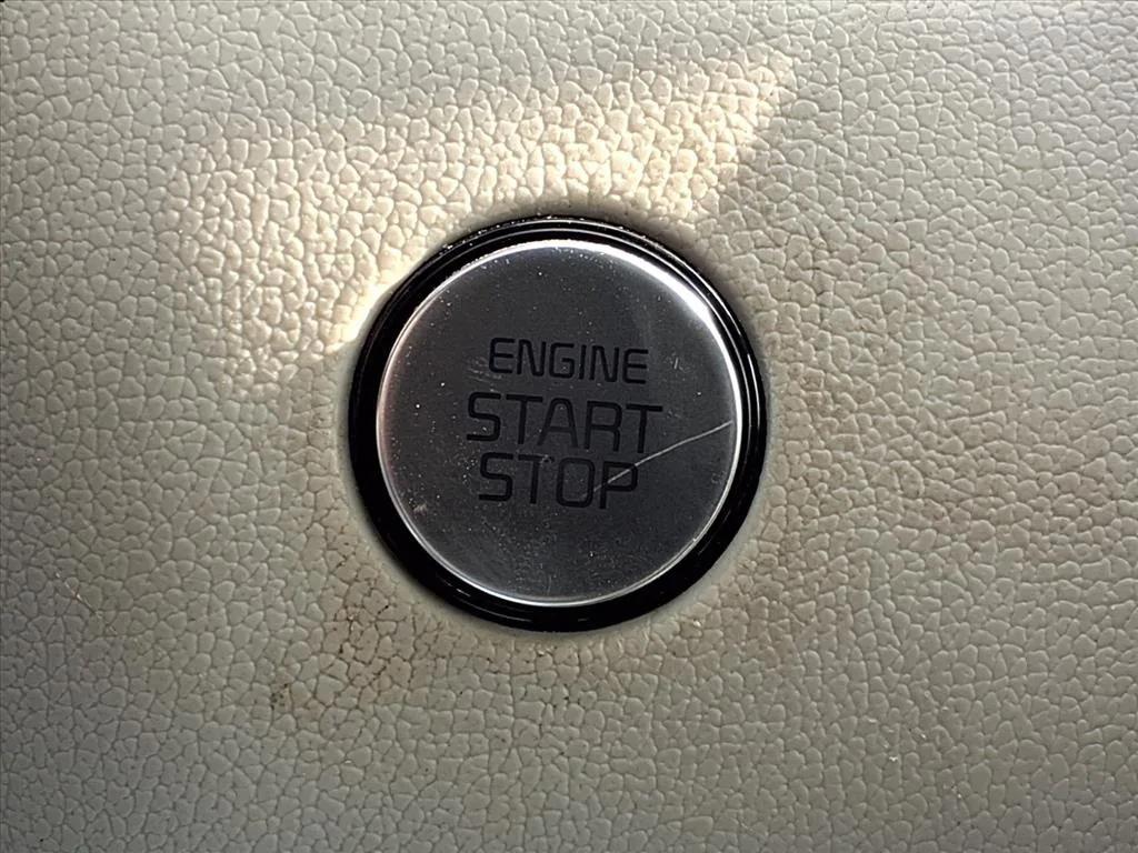 used 2022 Kia Sorento Plug-In Hybrid car, priced at $23,900