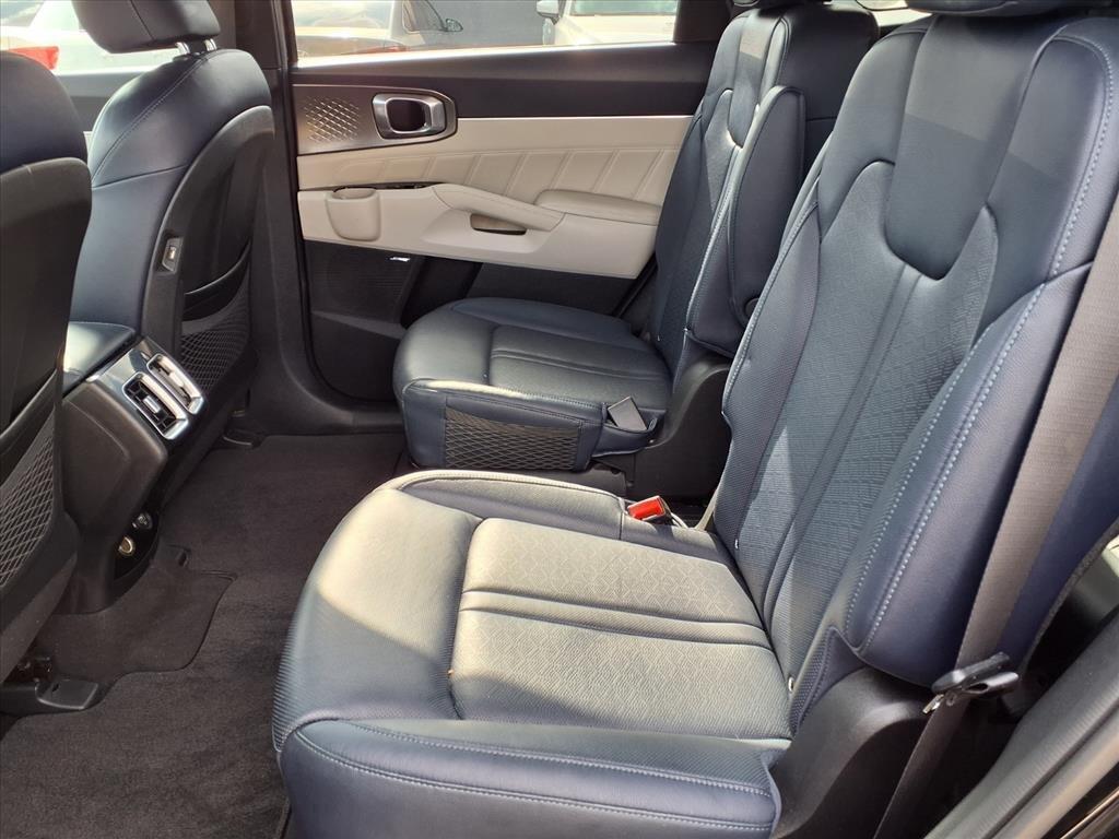 used 2022 Kia Sorento Plug-In Hybrid car, priced at $23,900