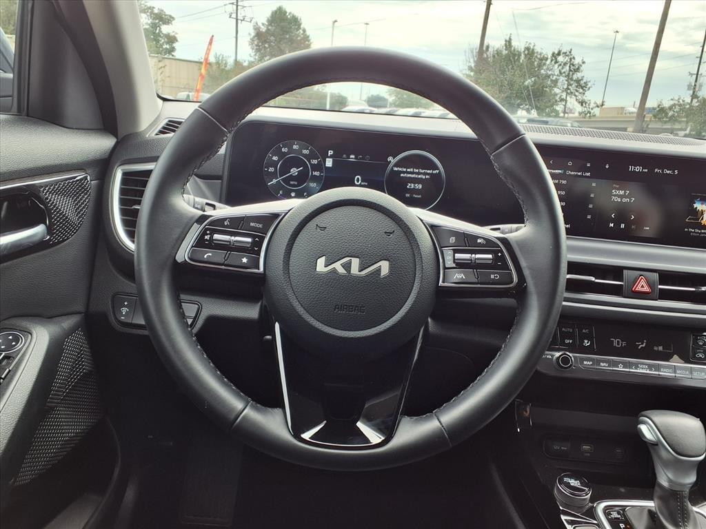 used 2025 Kia Seltos car, priced at $26,400