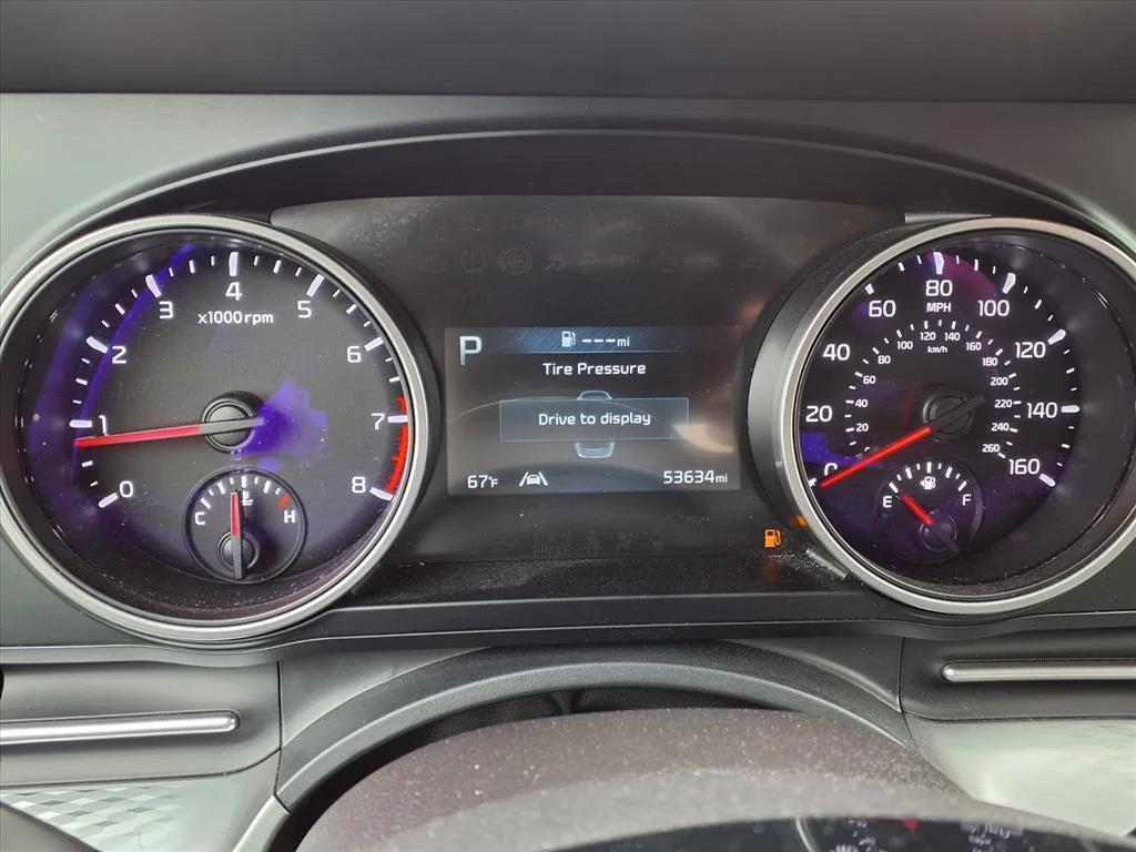 used 2024 Kia Carnival car, priced at $28,500