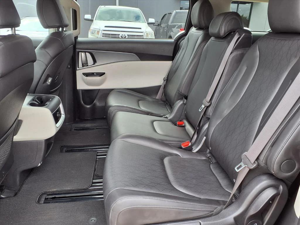 used 2024 Kia Carnival car, priced at $28,500