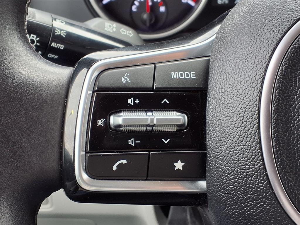 used 2024 Kia Carnival car, priced at $28,500