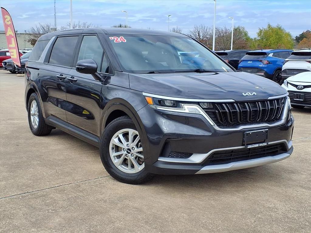 used 2024 Kia Carnival car, priced at $28,500