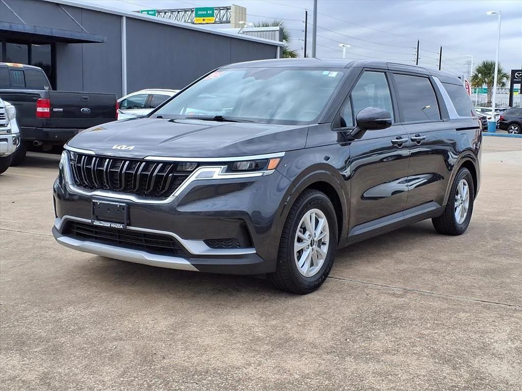 used 2024 Kia Carnival car, priced at $28,500