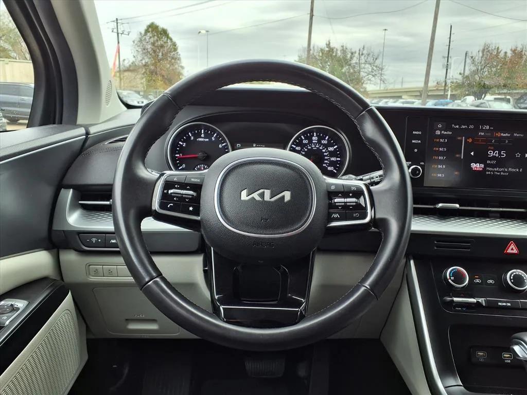 used 2024 Kia Carnival car, priced at $28,500