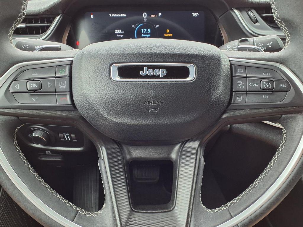used 2025 Jeep Grand Cherokee car, priced at $29,900