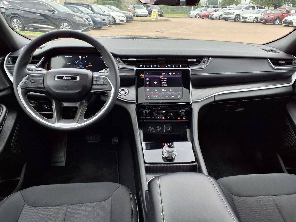 used 2025 Jeep Grand Cherokee car, priced at $29,900